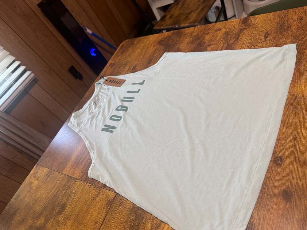 WOMEN'S MUSCLE TANK